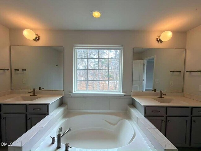 Building Photo - 1124 Craigmeade Dr