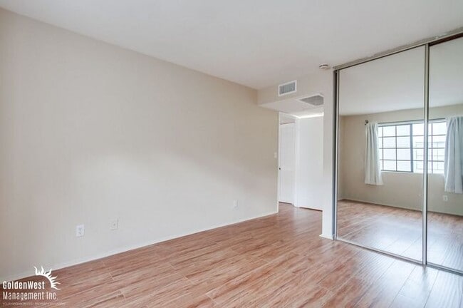 Building Photo - Cozy 2Bdm 2Ba Condo in North Park Neighborhood