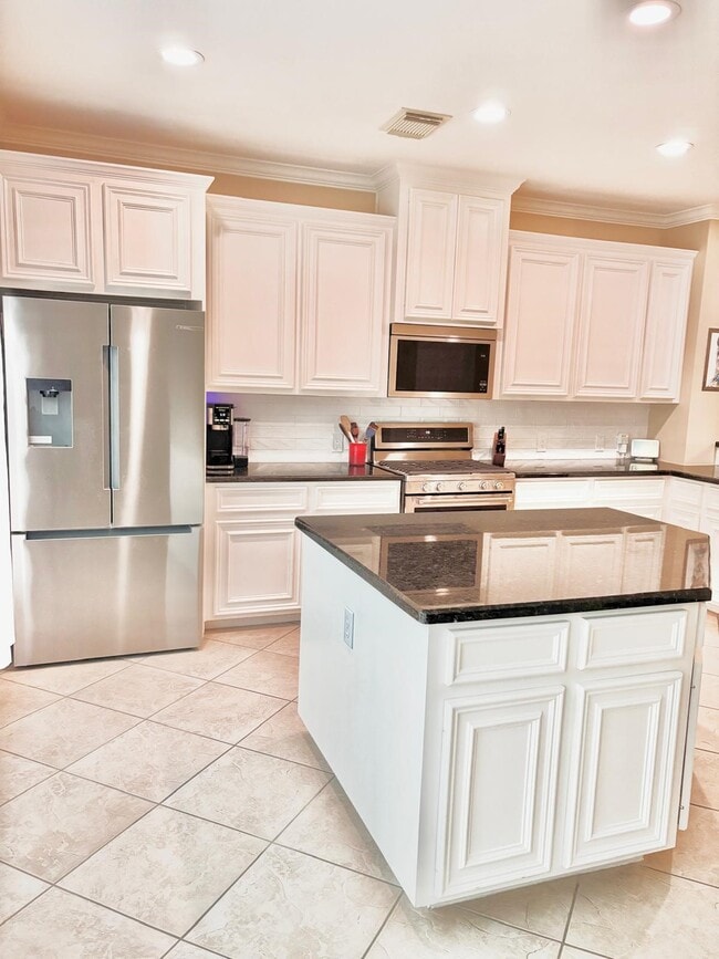 Building Photo - 1310 W Webster St