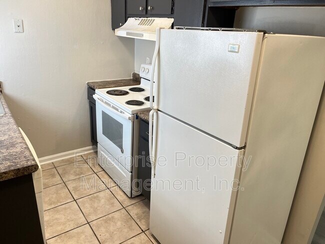 Building Photo - 1355 Garden Rd