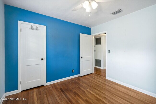 Building Photo - 8056 Catawba Dr