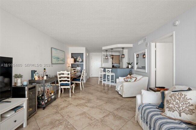 Building Photo - 6917 Collins Ave