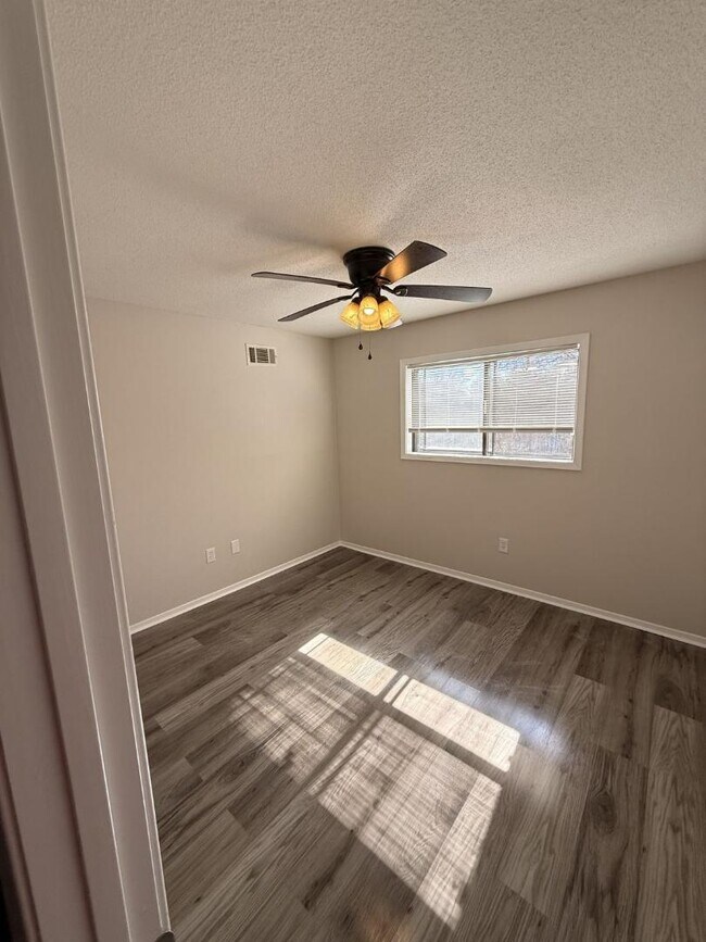 Building Photo - 2150 Tramway Pl