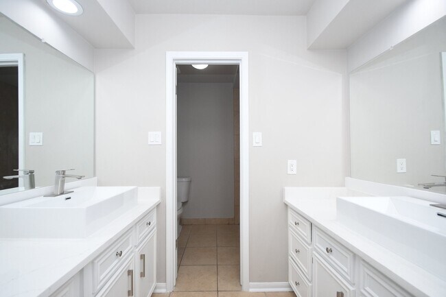 Building Photo - 1526 Barraud Ct