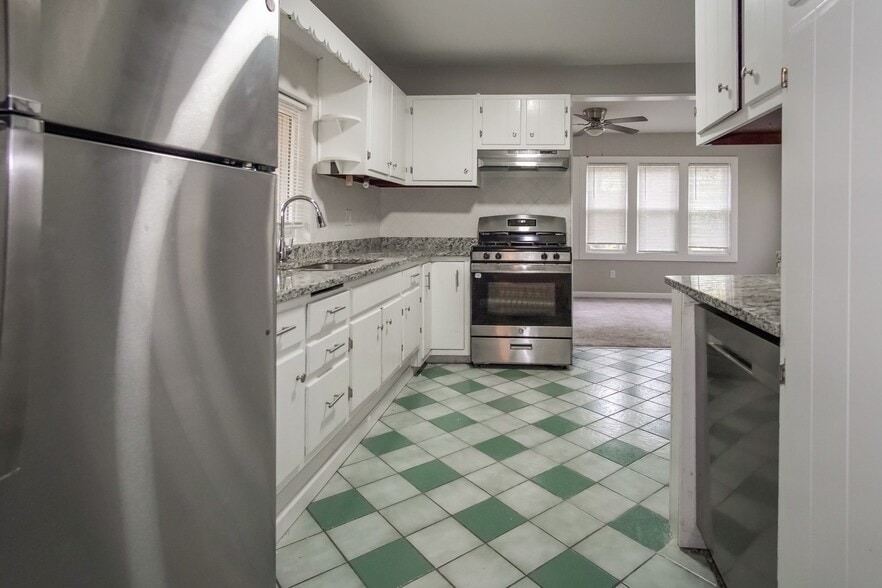 Building Photo - 414 Johnston Rd