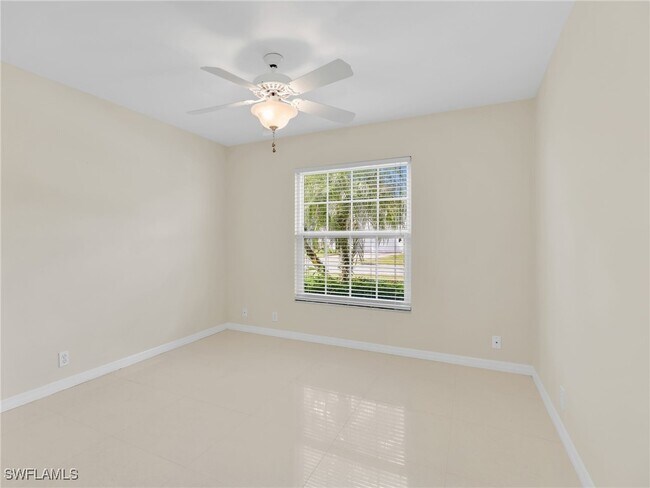 Building Photo - 3563 Kent Dr