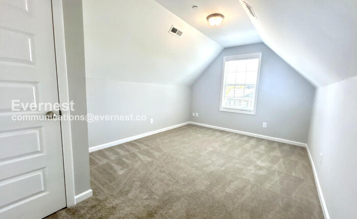 Building Photo - 1207 Trestle Dr