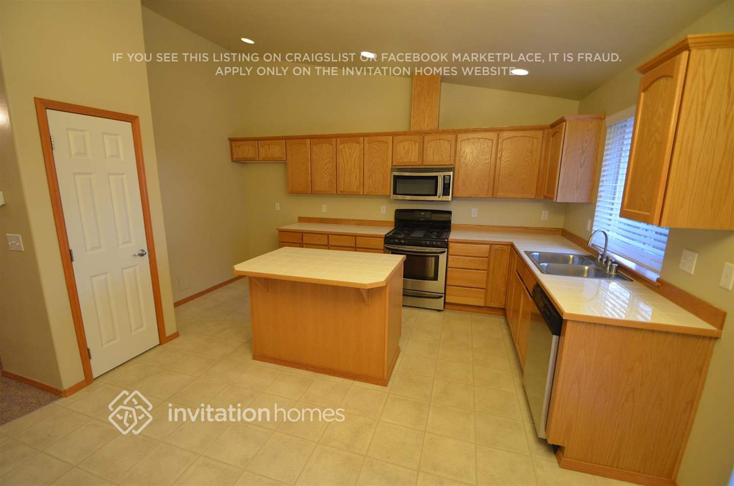 Building Photo - 3704 73rd Ave NE