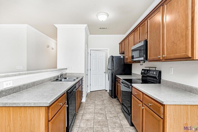 Building Photo - 900 Dean Lee Dr