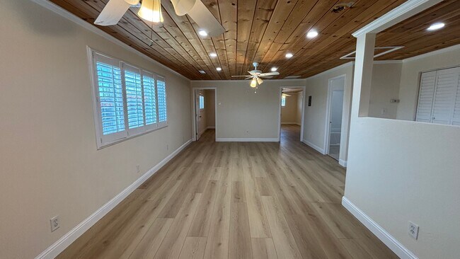 Building Photo - 8096 Juniper Ave