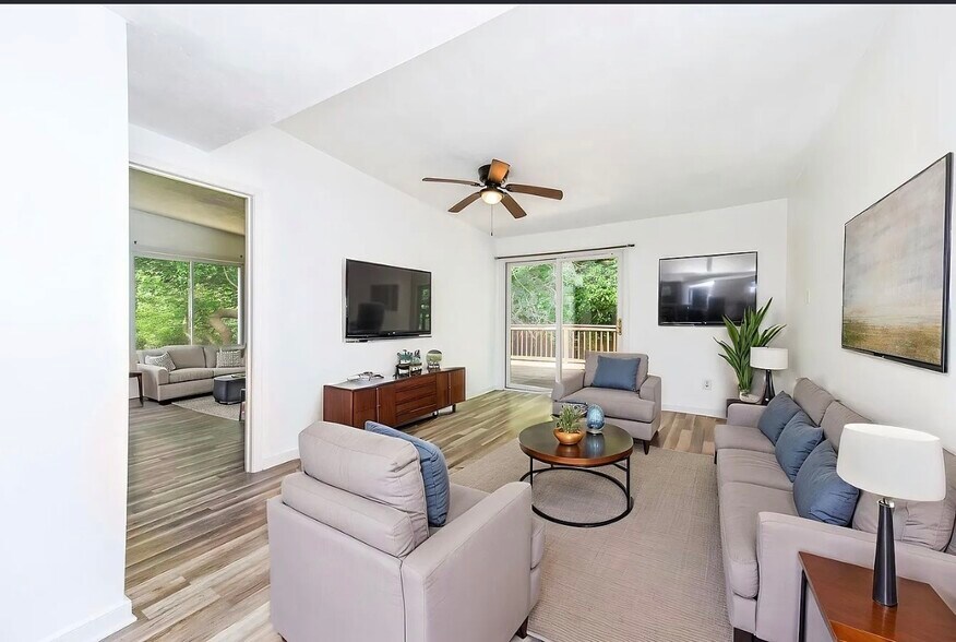 Building Photo - 1208 Louis Ln
