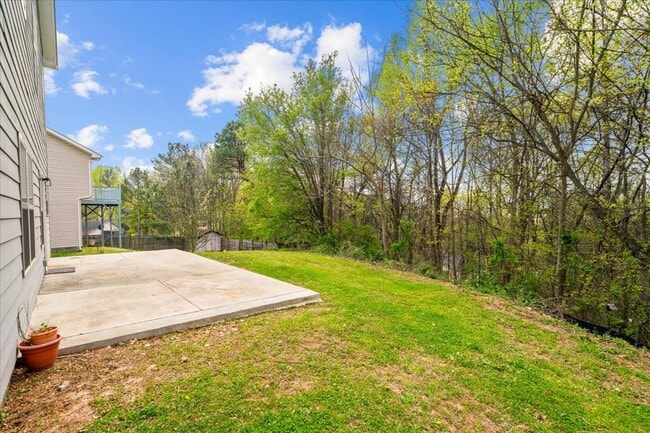 Building Photo - 1407 Red Hill Dr