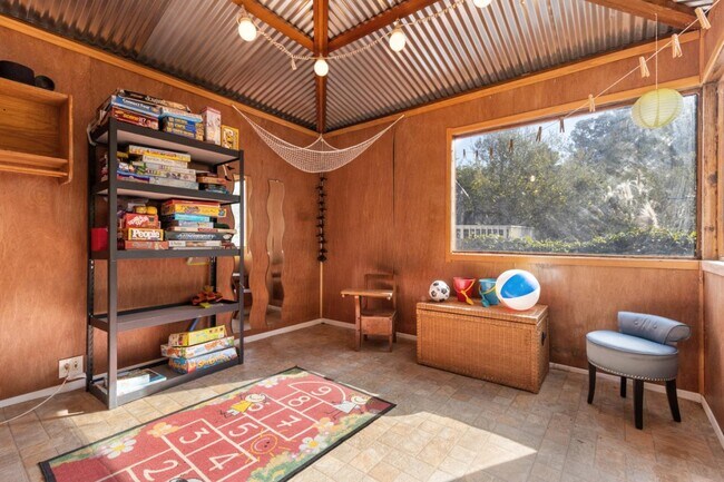 Building Photo - 530 Rockaway Beach Ave