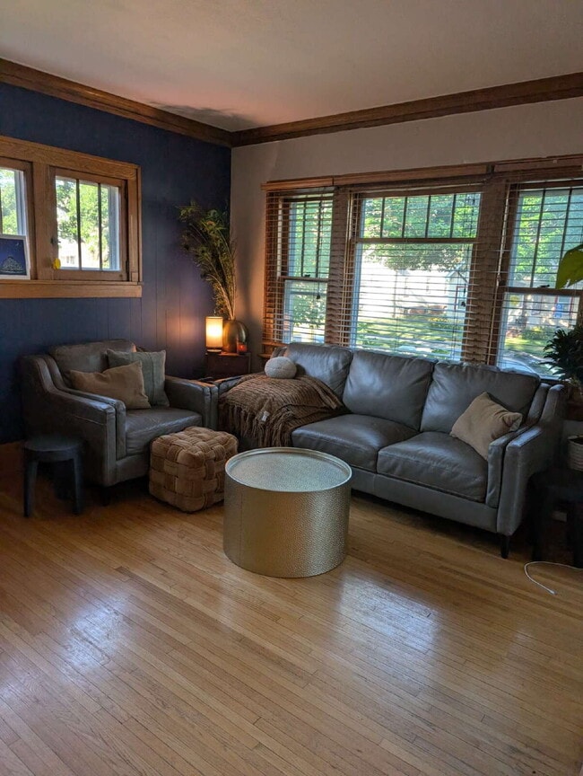 Building Photo - Charming 3BR in Victory Memorial with Fenced Yard & Garage