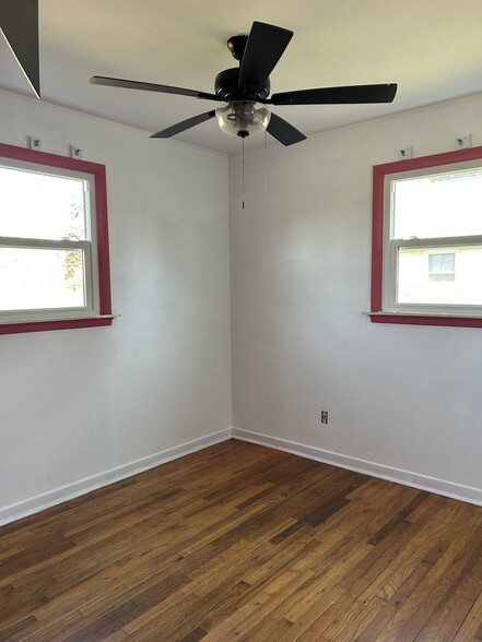 Bedroom 1 - 60 Leonore St