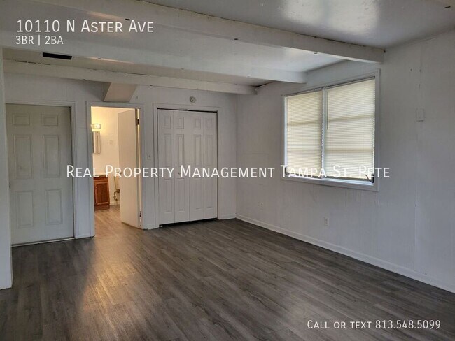 Building Photo - 10110 N Aster Ave