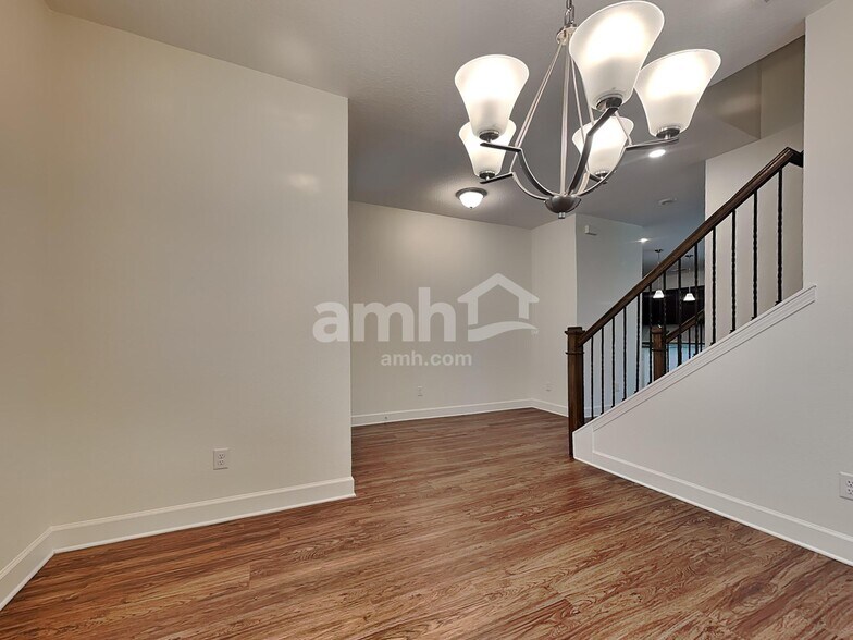 Building Photo - 5765 Hampton Creek Rd