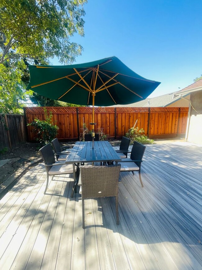 Building Photo - Recently updated 3 bedroom 2 bath Fremont ...