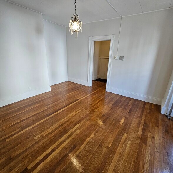 Building Photo - 384 Washington St