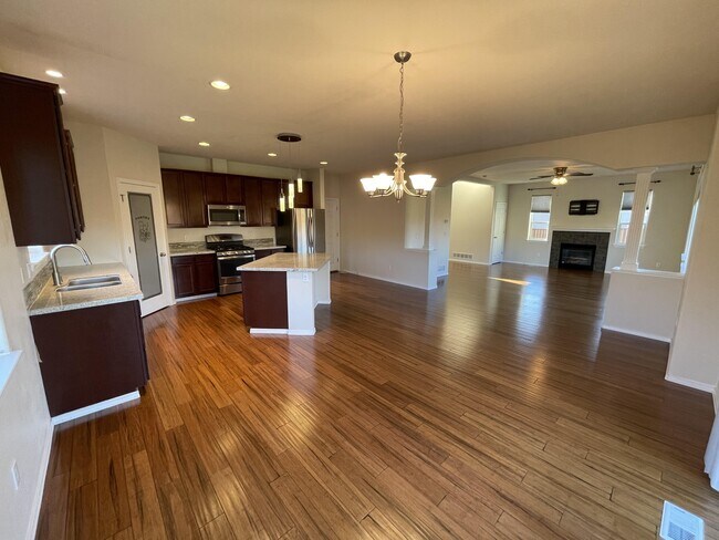 Building Photo - 844 N Back Eddy Cir