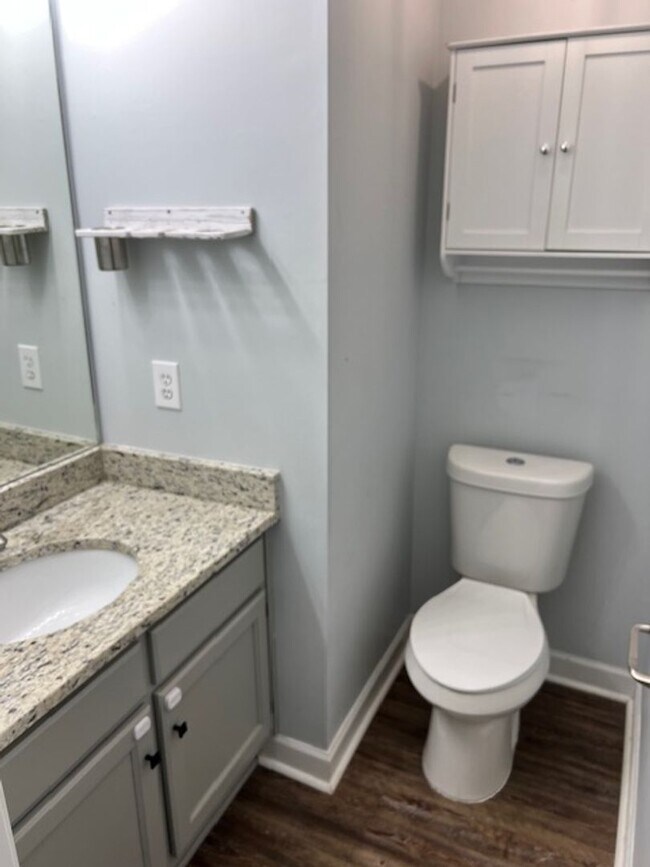 Building Photo - 4/2.5 located in Pinehurst subdivision