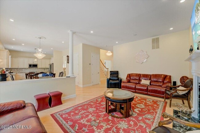 Building Photo - 11 Rockspray Ct