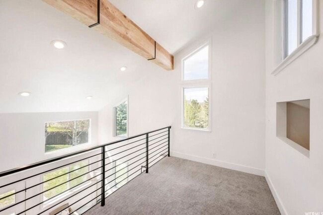 Building Photo - Designer Prospector Townhome