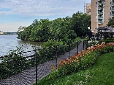 Building Photo - 501 Slaters Ln