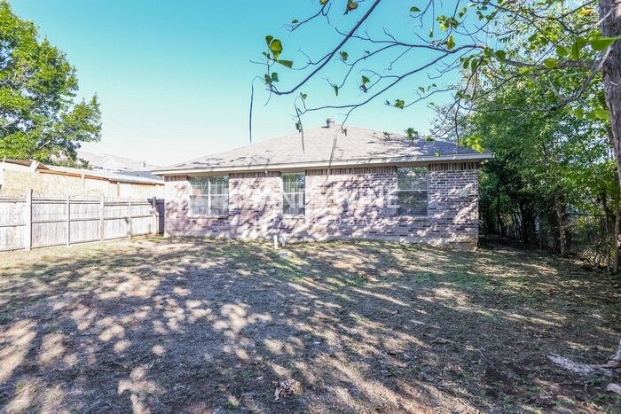 Building Photo - 5933 Houghton Ave