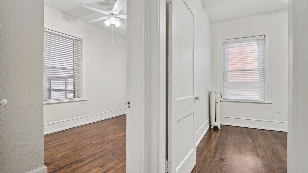 Building Photo - 541 E 14th Ave