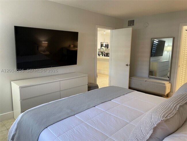 Building Photo - 1541 S Ocean Blvd