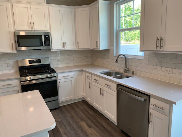 Building Photo - 425 Hazy Hls Ln