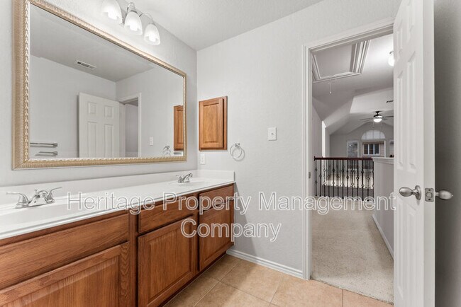 Building Photo - 11 Sable Valley