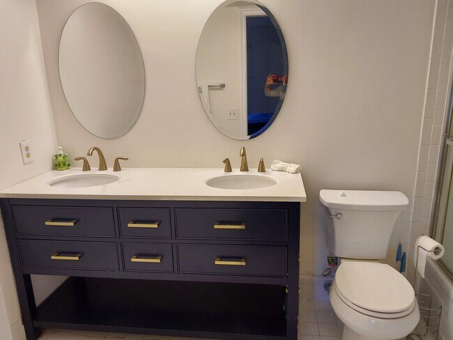 Building Photo - 2903 Victoria Cir