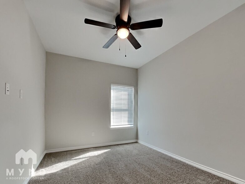 Building Photo - 15840 Forest Dr