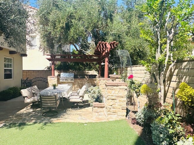 Building Photo - Single House Irvine