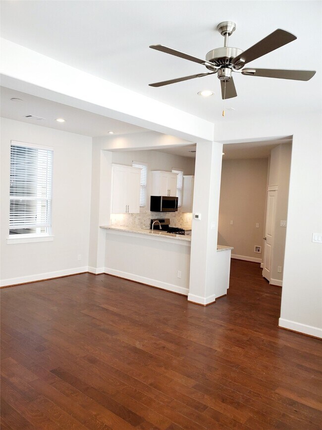 Building Photo - 720 Link Rd