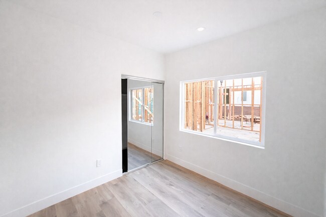 Building Photo - 2155 Balboa Ave