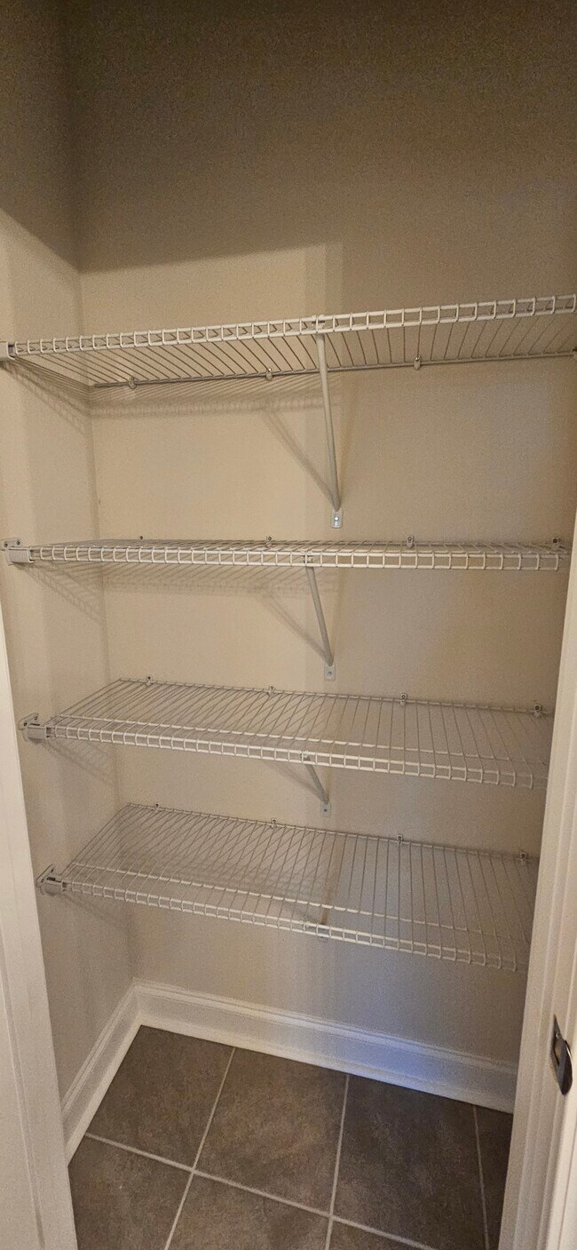 Building Photo - 1240 Ainsworth Alley