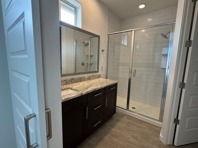 Building Photo - 4100 S Pinelake Way