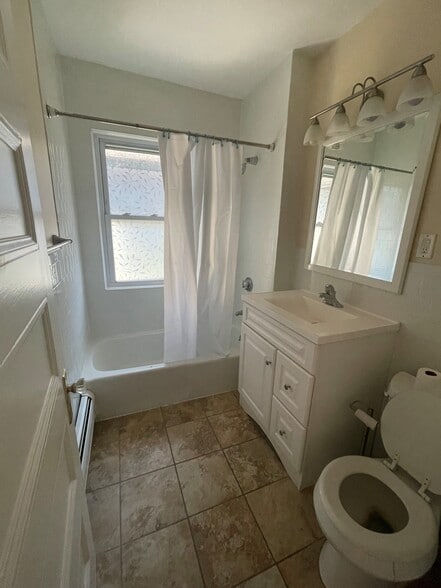 Bathroom - 24 Hall Ave