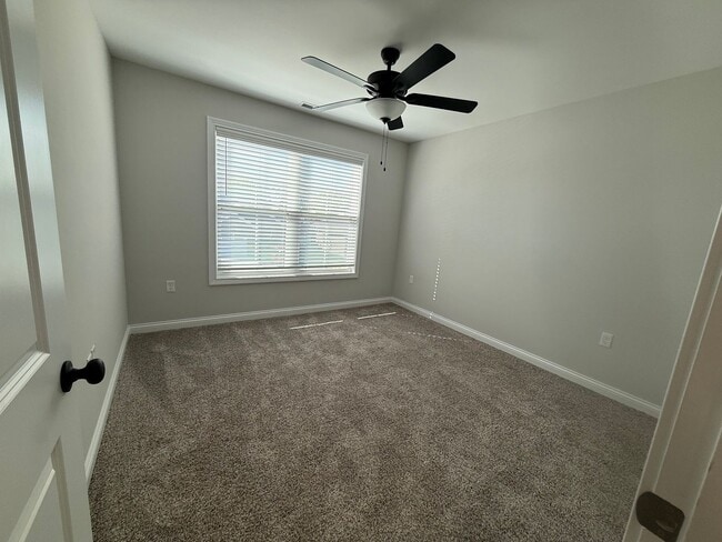 Building Photo - 3BD/2.5BA in SOUTH WARREN school district