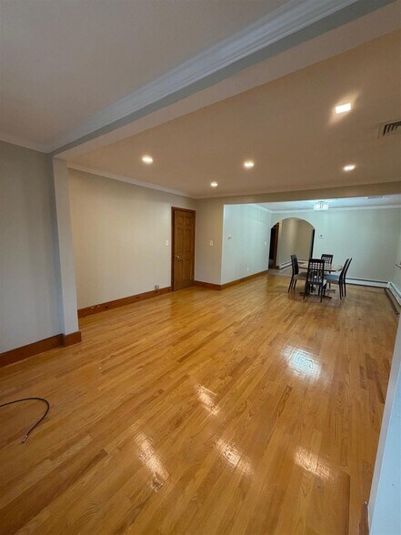 Building Photo - 33 Lafayette St