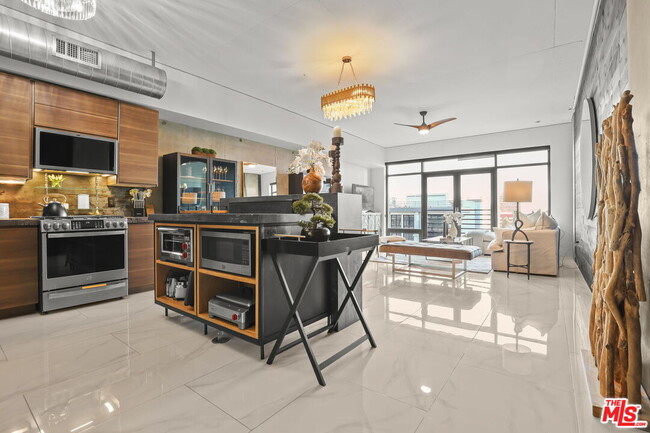 Building Photo - 1111 S Grand Ave