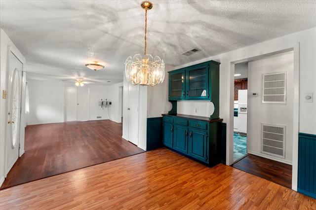 Building Photo - 602 Legendary Ln