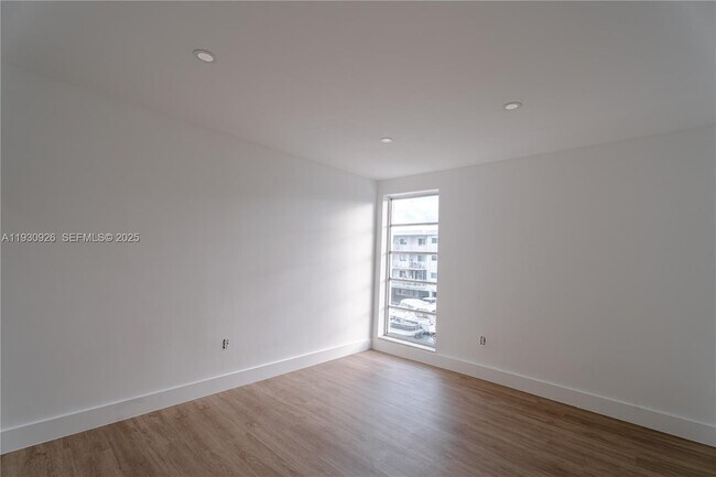 Building Photo - 3716 NE 168th St