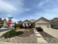Building Photo - Three Bedroom Two Bath Stanford Ranch Home
