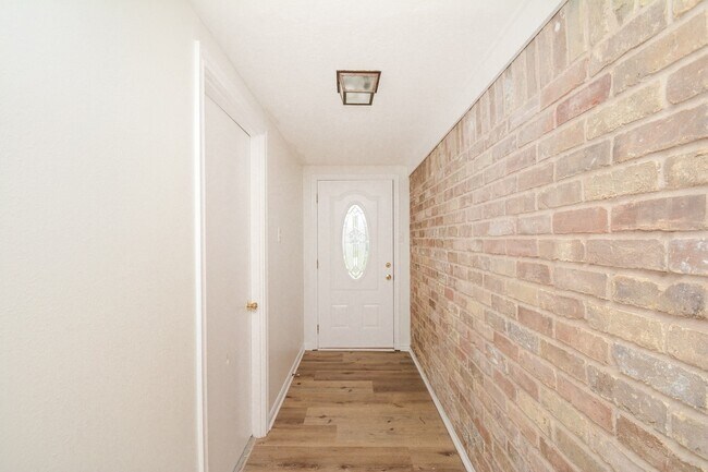 Building Photo - 10811 Vickijohn Ct