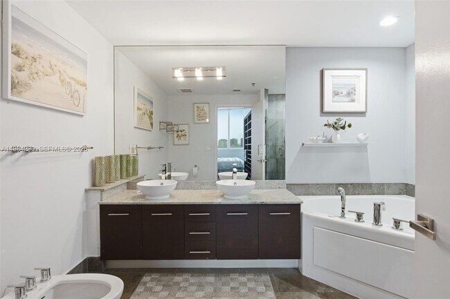 Building Photo - 3029 NE 188th St