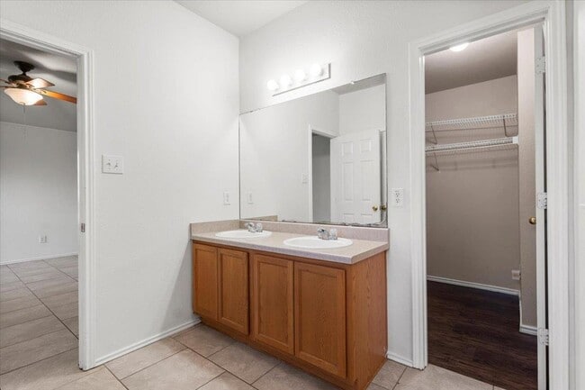 Building Photo - 2721 Breezy Point Cove